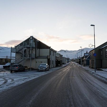 Apartamento Scenic Penthouse - Ocean View & Skylight Windows Siglufjordur Exterior foto