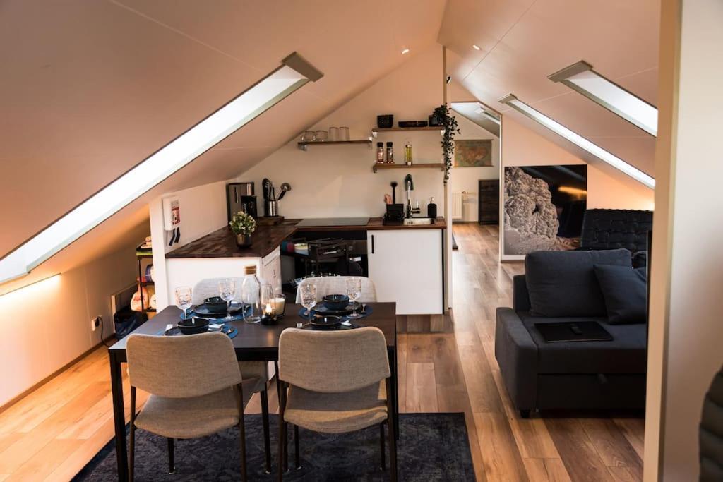 Apartamento Scenic Penthouse - Ocean View & Skylight Windows Siglufjordur Exterior foto