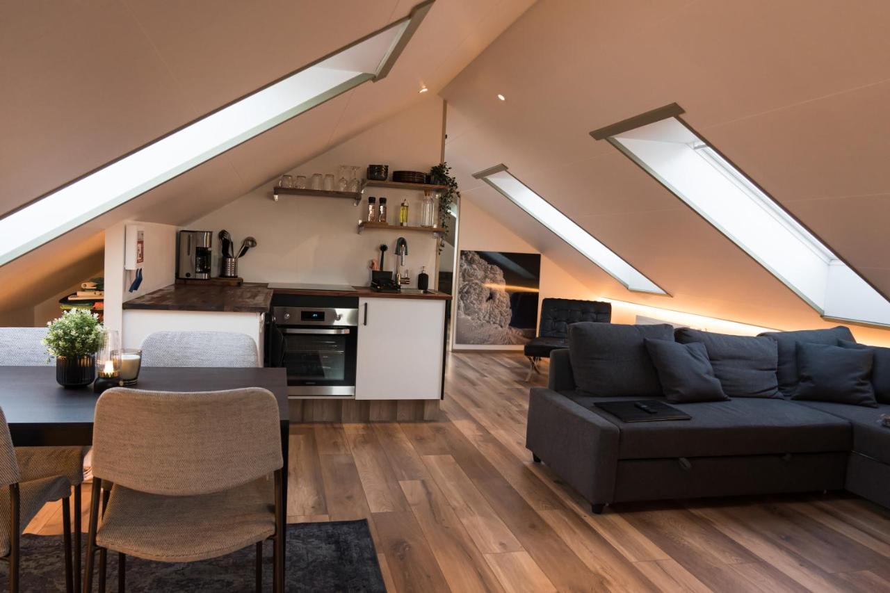 Apartamento Scenic Penthouse - Ocean View & Skylight Windows Siglufjordur Exterior foto