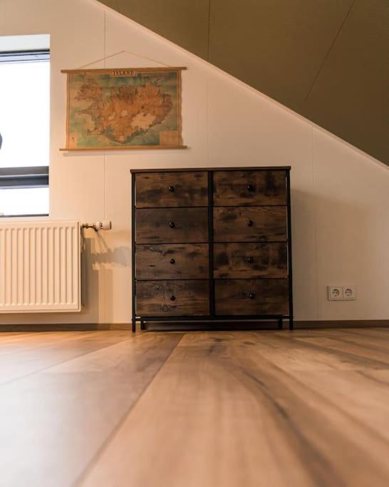 Apartamento Scenic Penthouse - Ocean View & Skylight Windows Siglufjordur Exterior foto