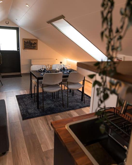 Apartamento Scenic Penthouse - Ocean View & Skylight Windows Siglufjordur Exterior foto
