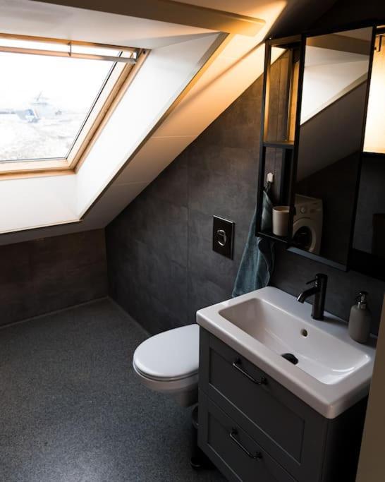 Apartamento Scenic Penthouse - Ocean View & Skylight Windows Siglufjordur Exterior foto