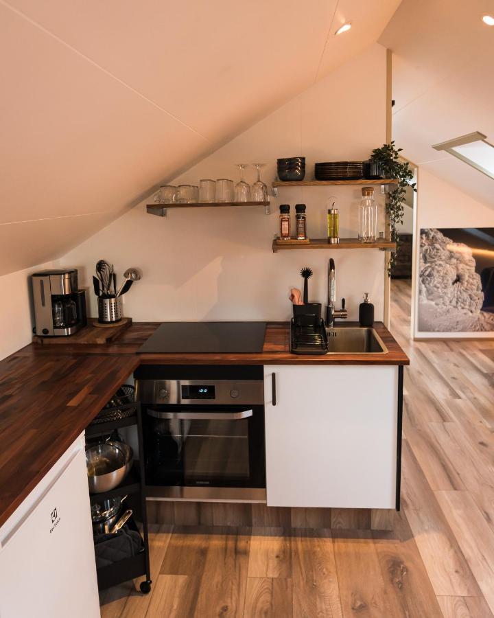 Apartamento Scenic Penthouse - Ocean View & Skylight Windows Siglufjordur Exterior foto
